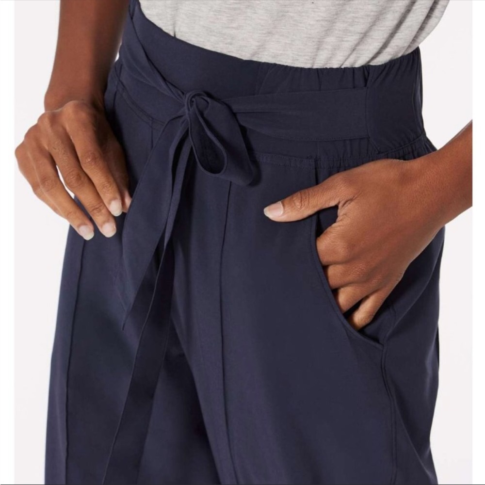 Lululemon Wide Leg Noir Pant, Size 4 - Picture 2 of 7